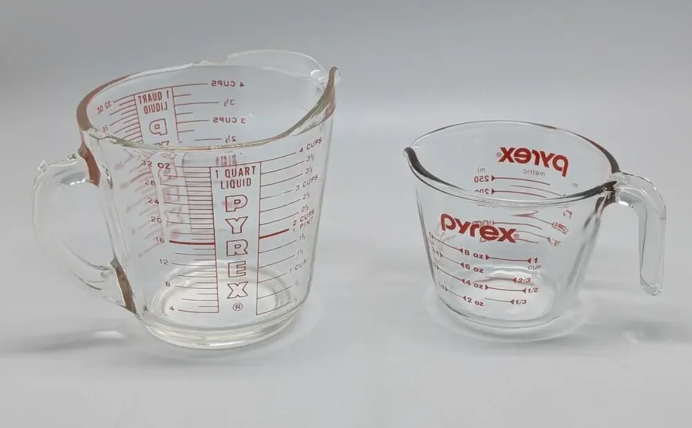 2 PYREX Glass Measuring Cups - VTG 4 Qt